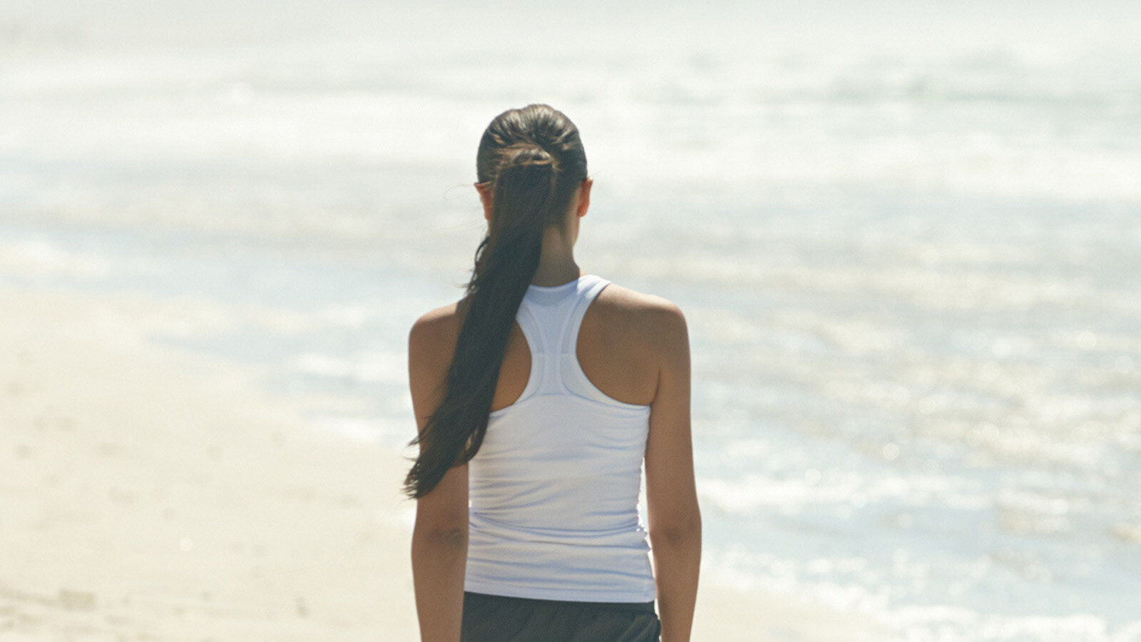 woman-beach_DT-312848284