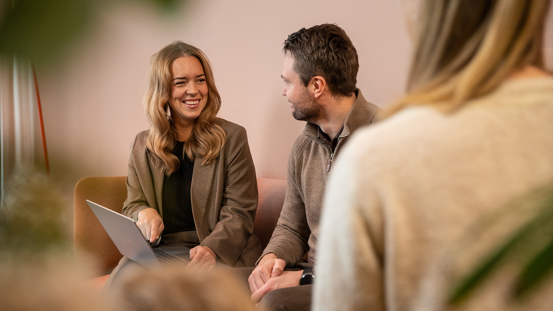 Stine-Hildebrandt-Krister-Larsen-kontor-arbeidsmiljo